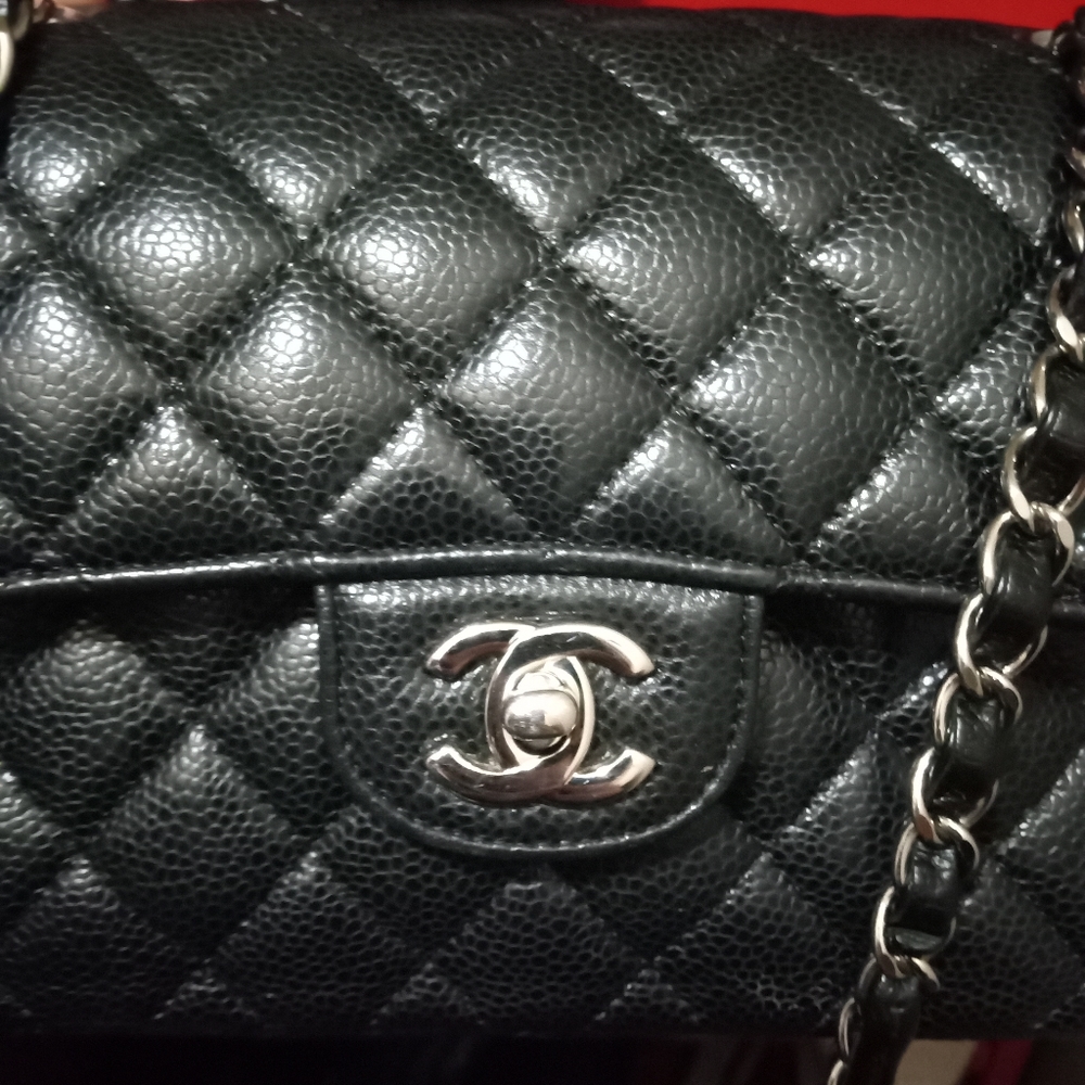 Authentic chanel bag - Picture 2 of 13